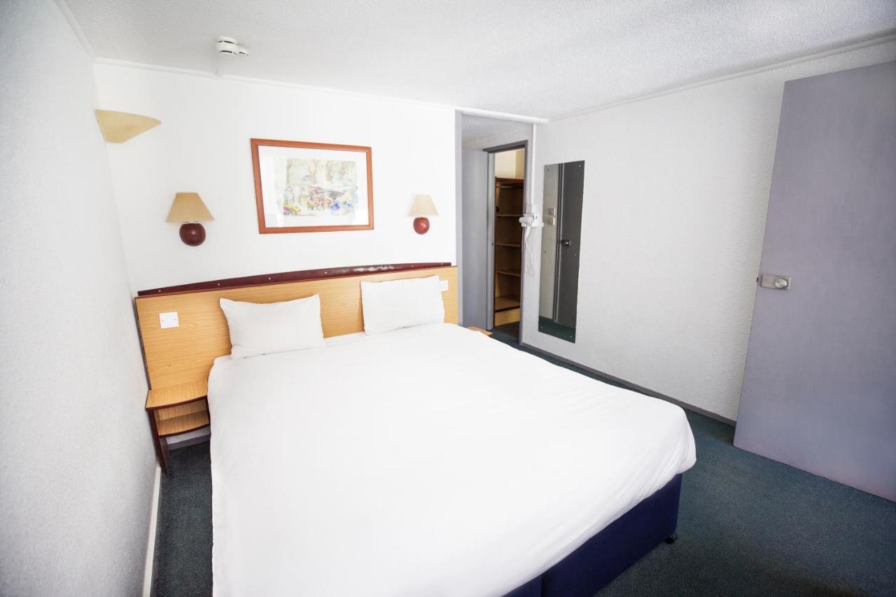 Campanile Hotel 2*